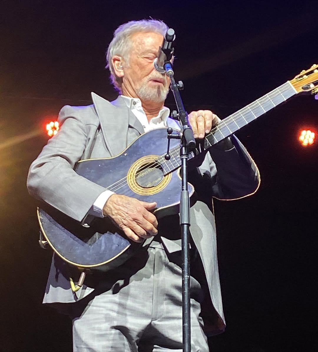 Larry Gatlin & The Gatlin Brothers
